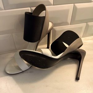 VINCE Blake white and grey color block sandals